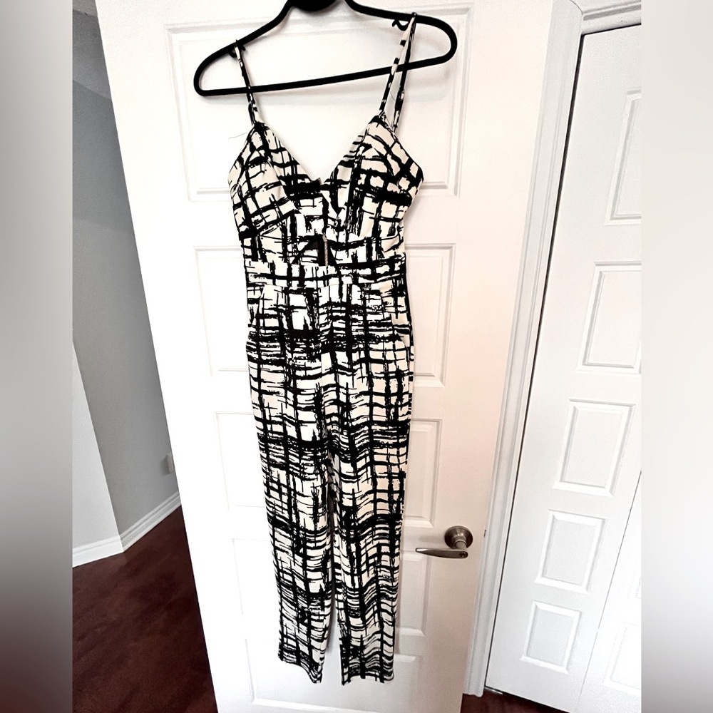 LUCY WANG - BLACK WHITE ABSTRACT CUTOUT JUMPSUIT